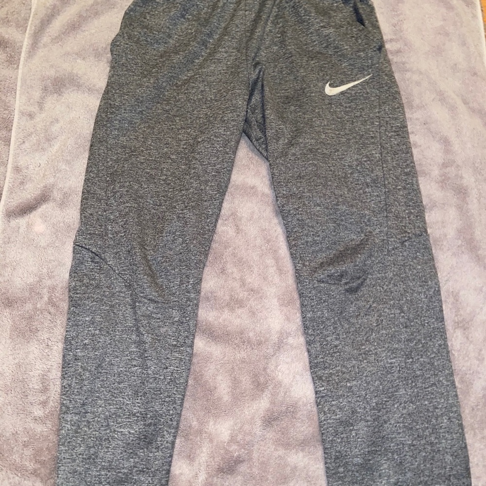 Boy (XL) Nike Dri-Fit Grey Sweatpants